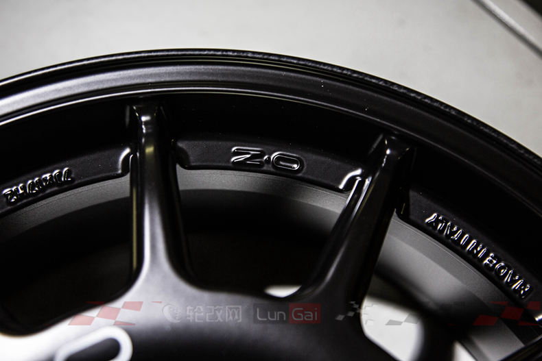 任性的4孔小轮——OZLeggenda轮毂细节展示