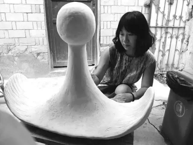 万锐：英伦岛归来的艺术“精灵”