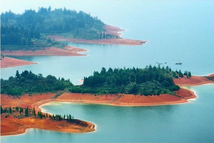 太壮观!清远这个群山萦绕的天湖惊现百米大瀑布,你竟然不知道?