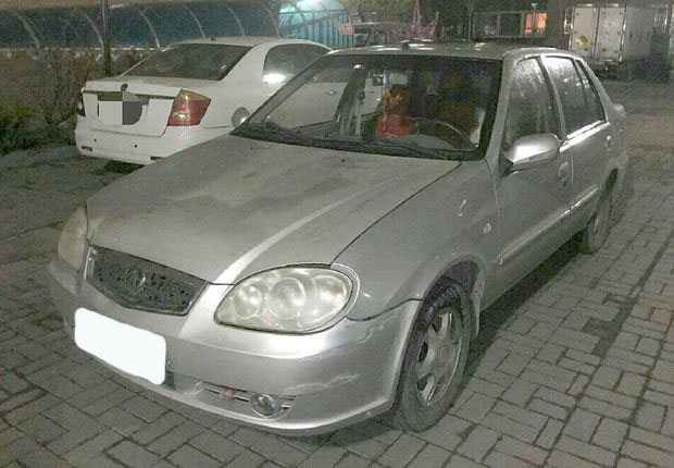 8000块二手夏利,两个月工资买了一辆二手夏利