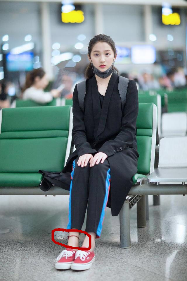 关晓彤黑色造型图片,关晓彤全黑造型私服