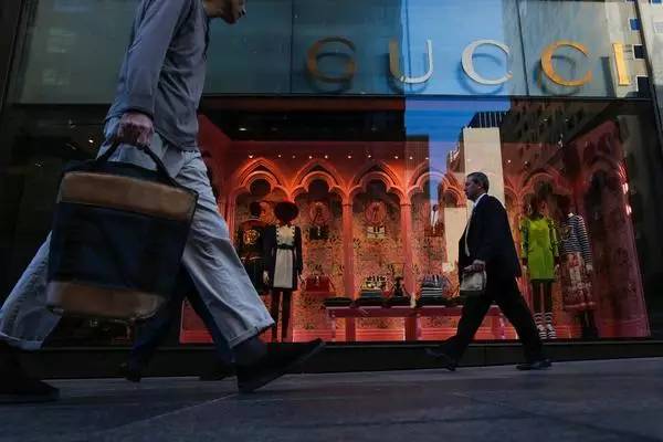 lv皮具师傅,皮具厂lv