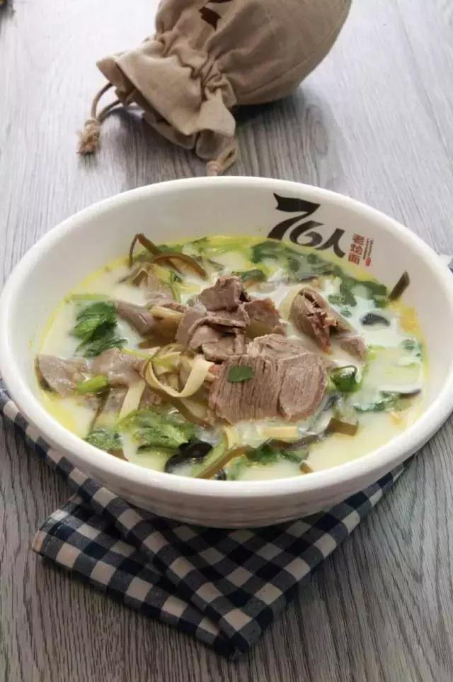 河南烩面“甩”到巴黎,法国人吃到第一口地道老烩面,到底说了啥