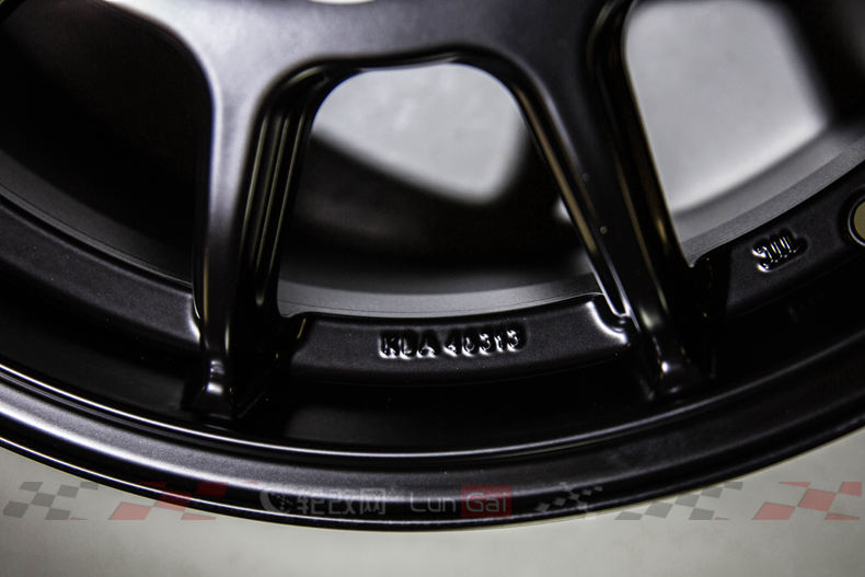 任性的4孔小轮——OZLeggenda轮毂细节展示