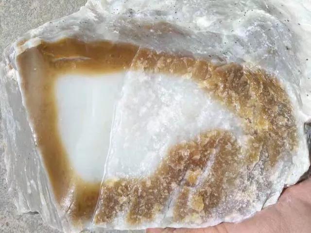 和田玉市场恶性循环,近来经济不景气和田玉销量走低