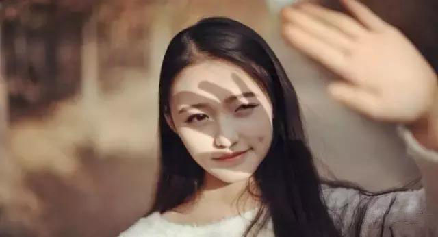 林允自曝拿到片酬后做的第一件事 (林允4000万片酬)