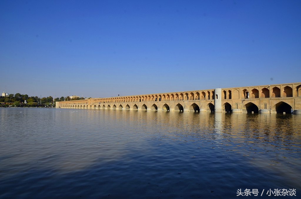 伊朗是波斯还是阿拉伯,伊朗对比波斯