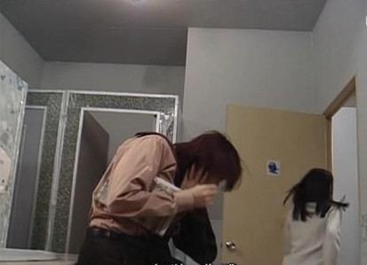 不小心走到异性厕所,你会如何应对?