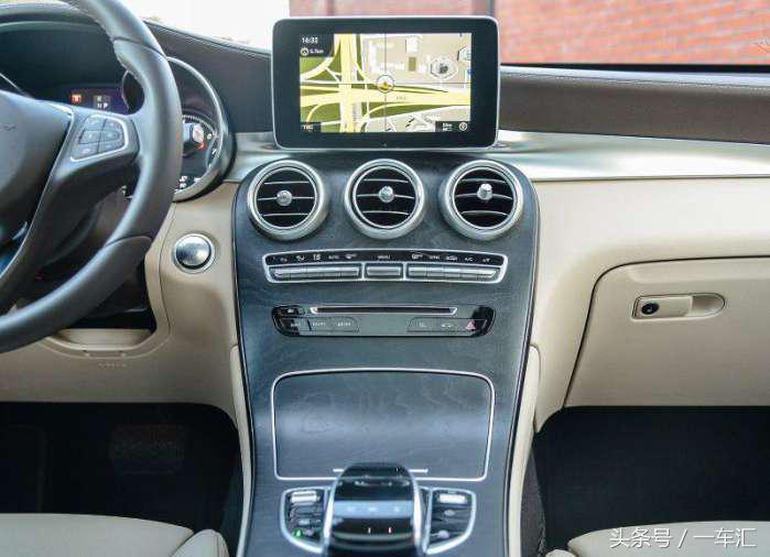 和宝马x4相似的奔驰,奔驰glc300轿跑和宝马x4比较