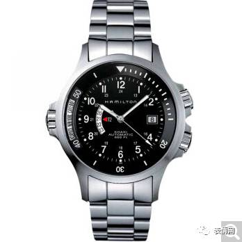 脱下繁琐单调的冬日衣物 春色百变男神打扮尽在此