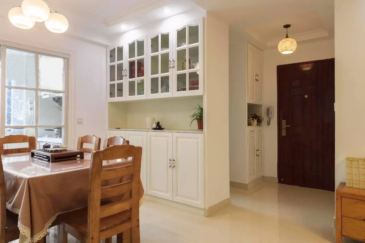 餐桌可以对着入户门吗,入户门对着餐桌如何装修