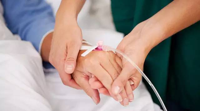 输液、打针时,针管里有空气,会不会有害健康?会不会致死?