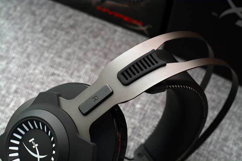 金士顿黑鹰和黑鹰s对比,黑鹰金士顿