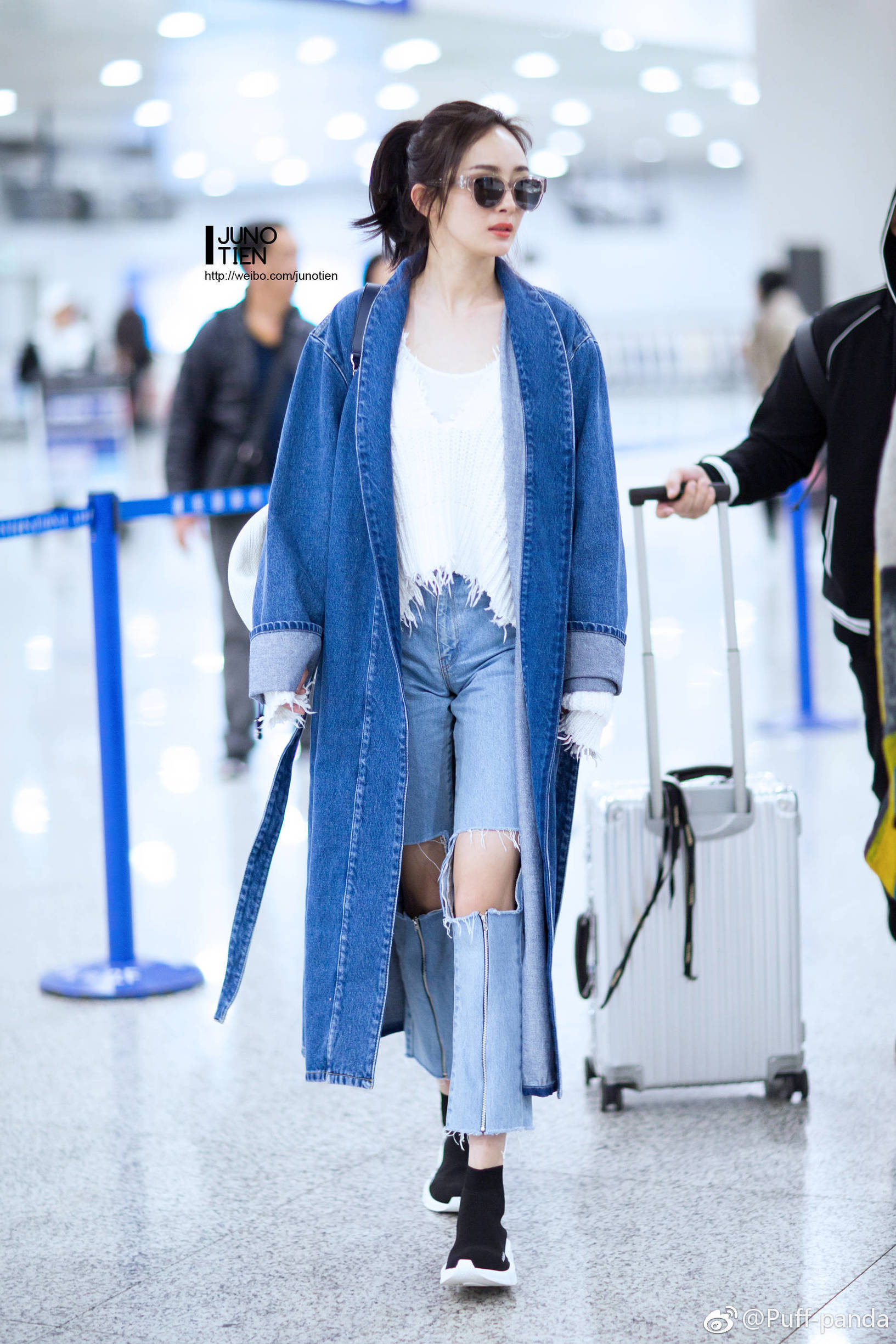 鹿晗易烊千玺领衔时尚资源争夺战,鹿晗和易烊千玺拍照