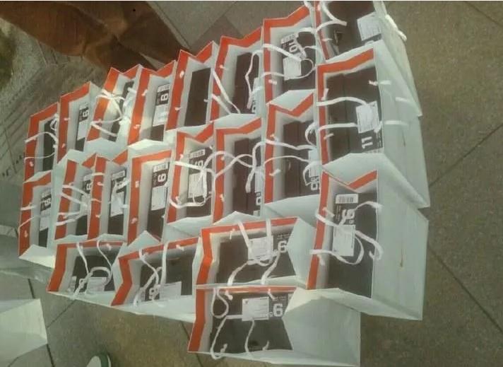 只有穿正代AJ你才能排号买新AJ，这是代理商们达成的共识