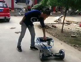 苹果手机怎么掰才容易掰开,苹果手机弯了一点能弄直吗