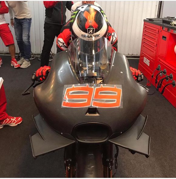 雅马哈机器人与洛伦佐,机器人雅马哈视频