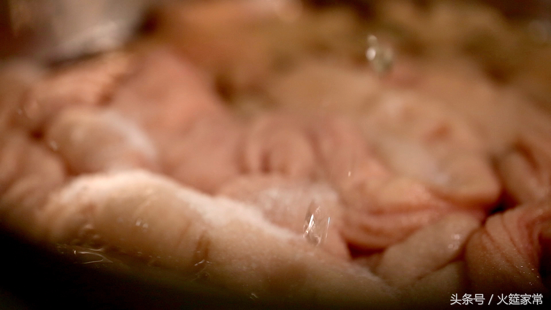 洗肥肠放什么东西洗得最干净,半成品肥肠怎么洗最快最干净