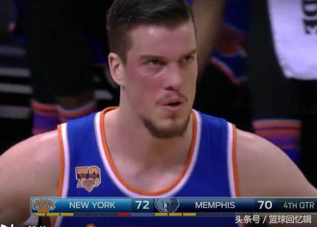 好疼！奥奎因巨掌“怒扇”队友一巴掌，队友半边脸都红了！