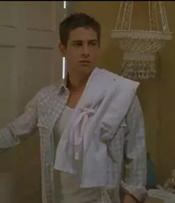 这是一部既清新又*欲肉**的同性好剧,没看过的你就OUT了!