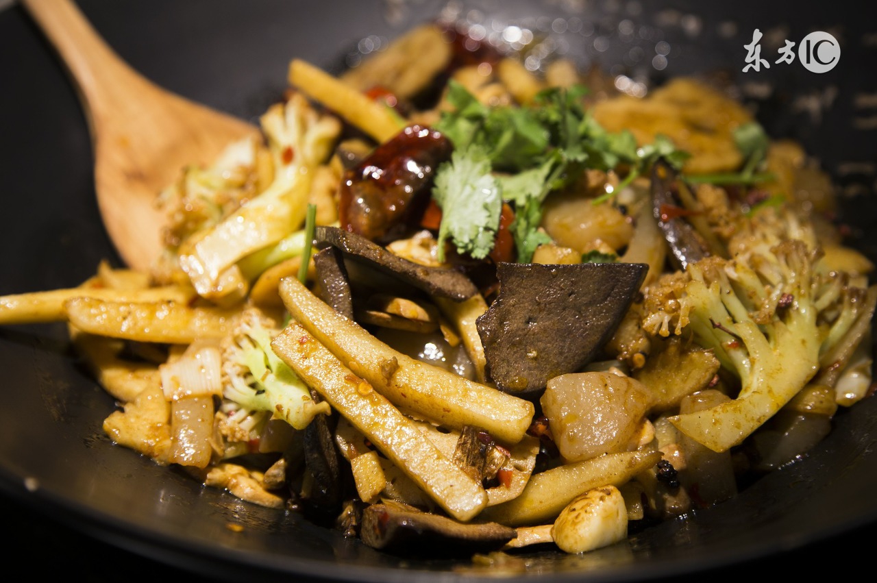 眼睛黑眼圈很重怎么去除,终极黑眼圈遮盖秘法