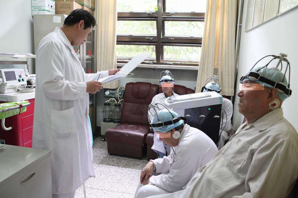 过半严重精神障碍患者家庭贫困国家能免费治疗吗?