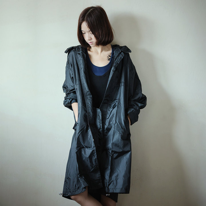 换季必备基本款这些单品一定要有,雨季时尚单品推荐