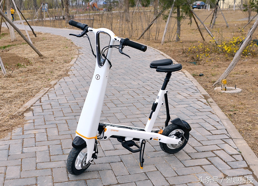 老婆儿子齐上阵视频,入门级电动车测评