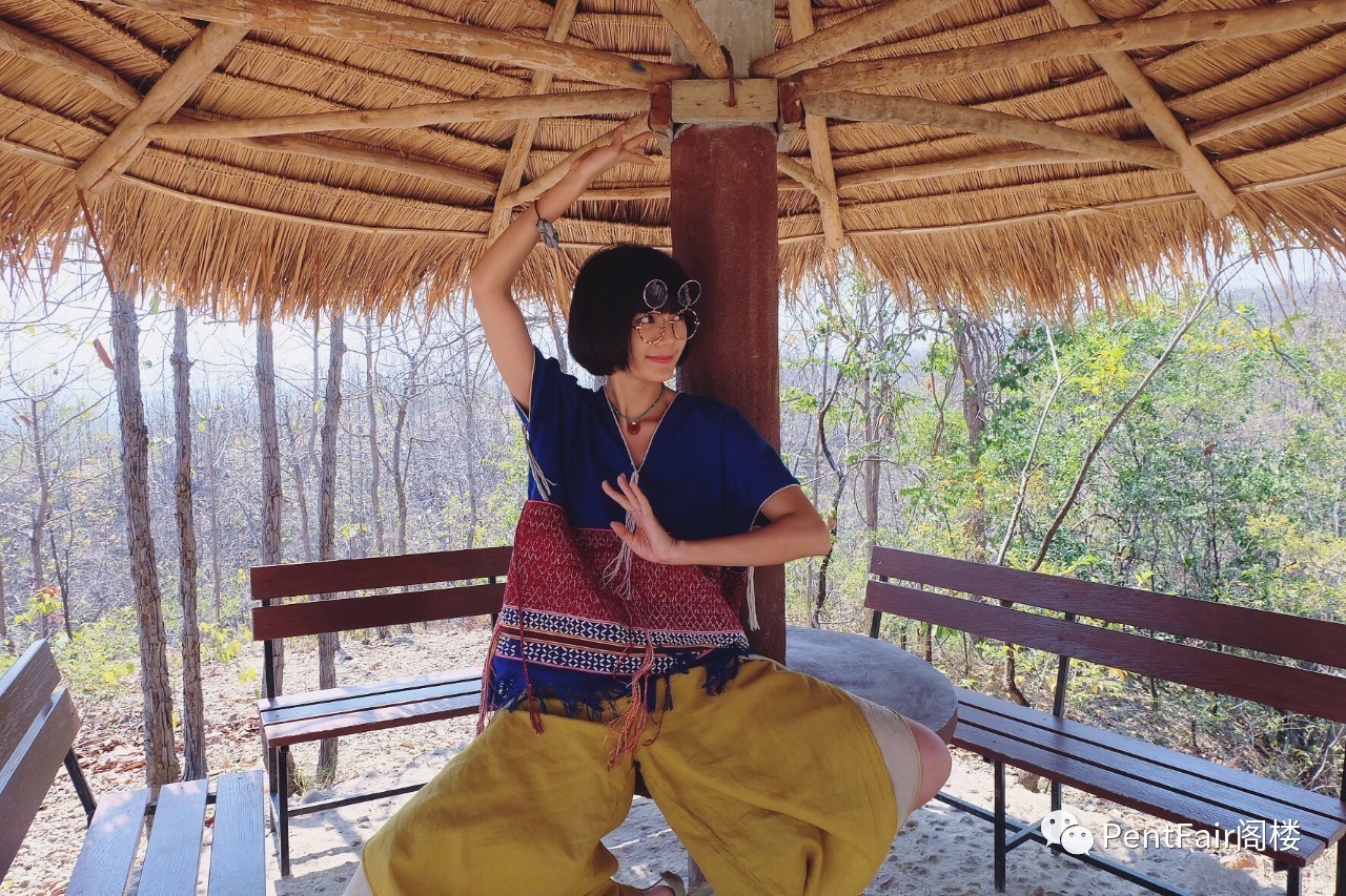 她曾是凤凰卫视小花，现在却辞职去非洲流浪美国冲浪｜最美行者