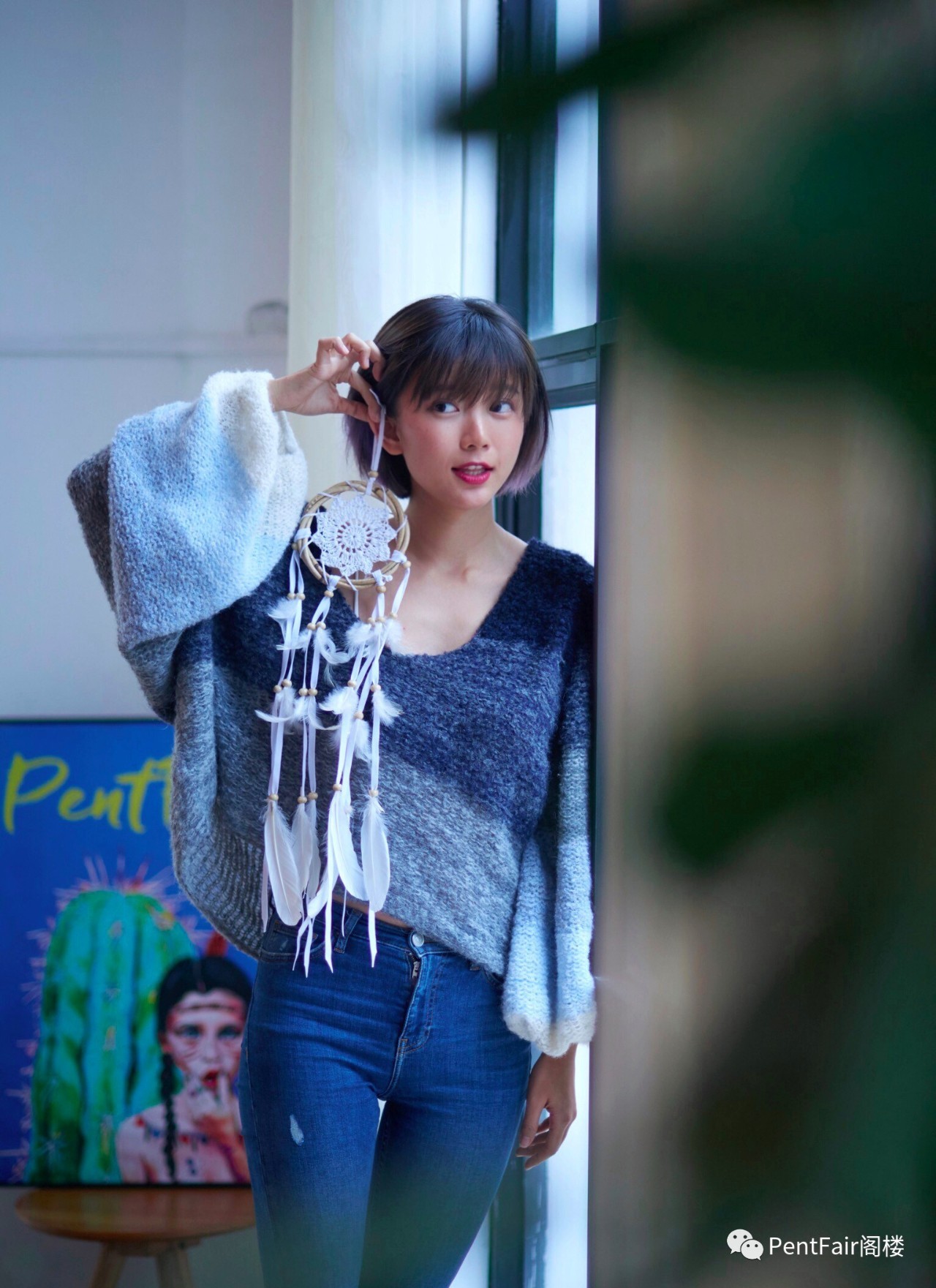 她曾是凤凰卫视小花，现在却辞职去非洲流浪美国冲浪｜最美行者