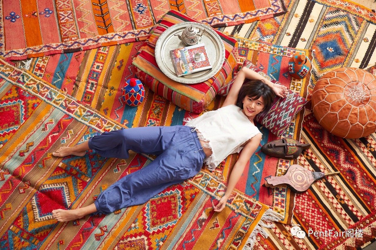 她曾是凤凰卫视小花，现在却辞职去非洲流浪美国冲浪｜最美行者