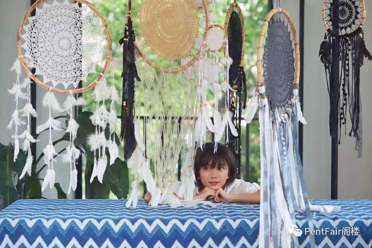 她曾是凤凰卫视小花，现在却辞职去非洲流浪美国冲浪｜最美行者