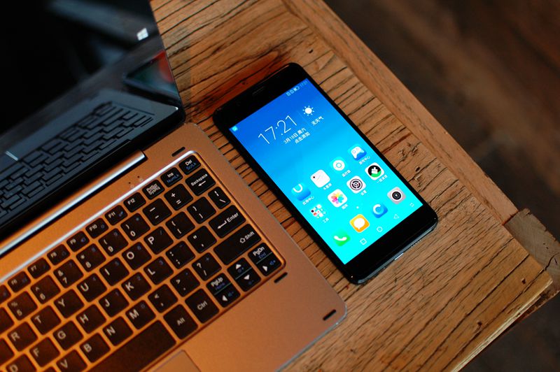 性价比高的全面屏手机评测,正面屏幕观感最好的手机