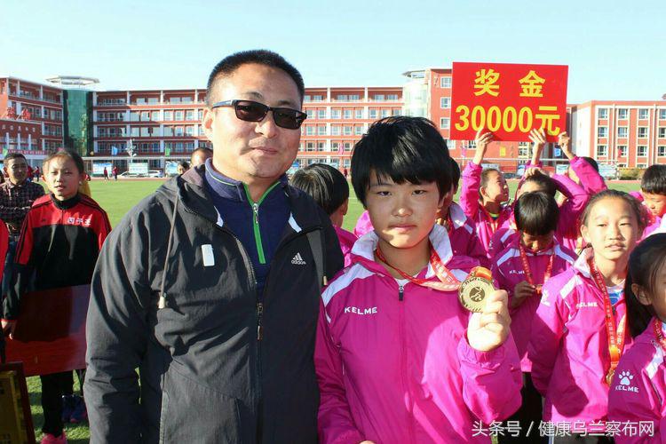 集宁区光明街小学校长巩建伟,巩建伟