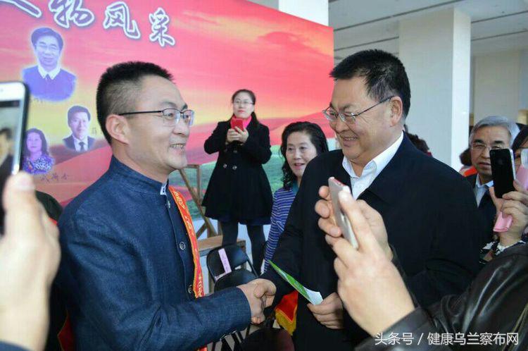 集宁区光明街小学校长巩建伟,巩建伟