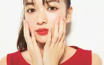 为什么自己妆看起来脏脏的,为什么开始化的妆脏脏的