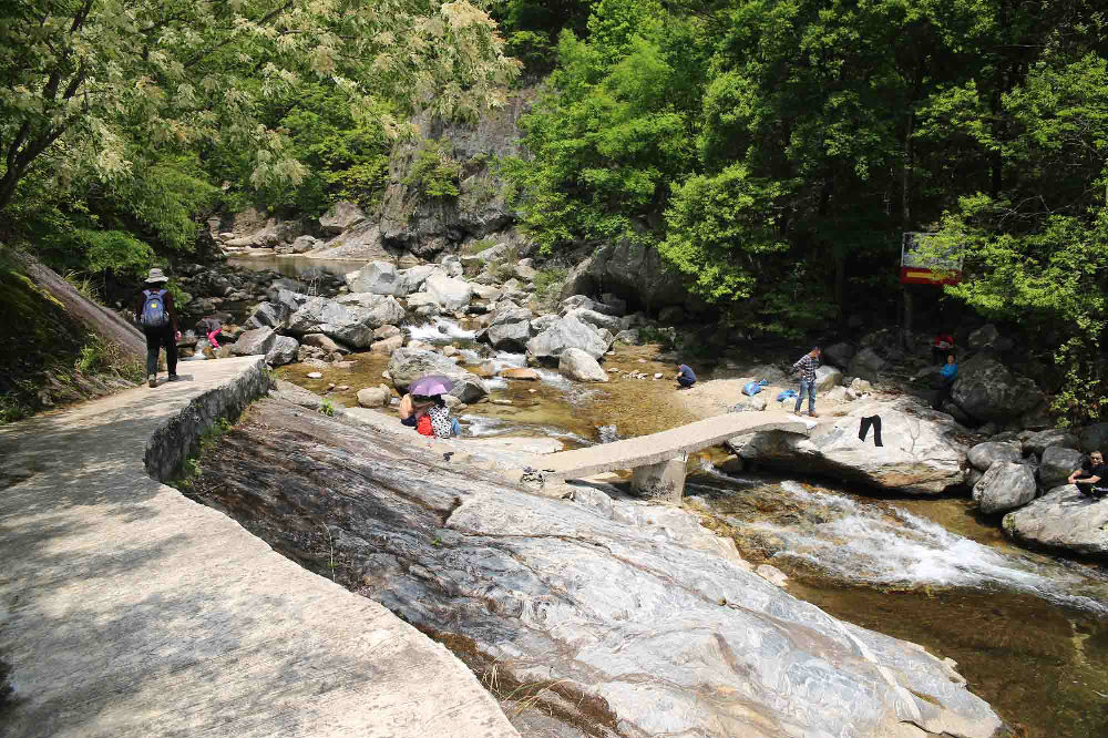 山东领秀户外：千里挺进大别山，众雄傲视天堂寨