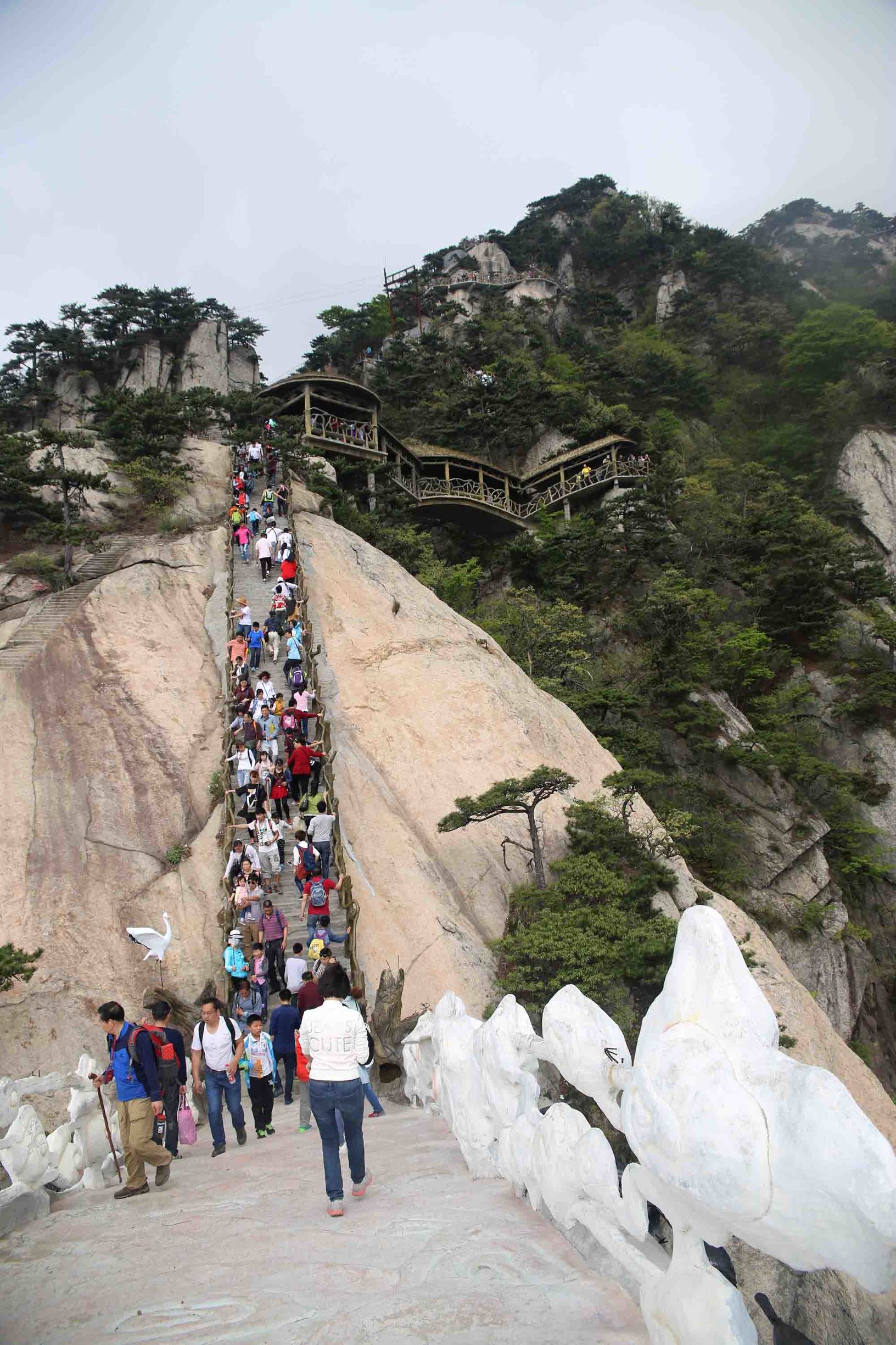 山东领秀户外：千里挺进大别山，众雄傲视天堂寨