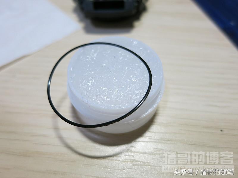 卡西欧g-shockga400换电池,卡西欧手表g-shock怎么换电池