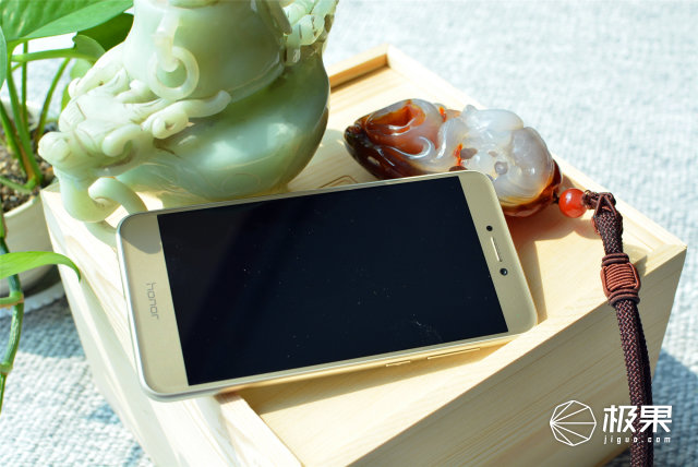 荣耀8青春版深度测评,荣耀8青春版有什么高级功能