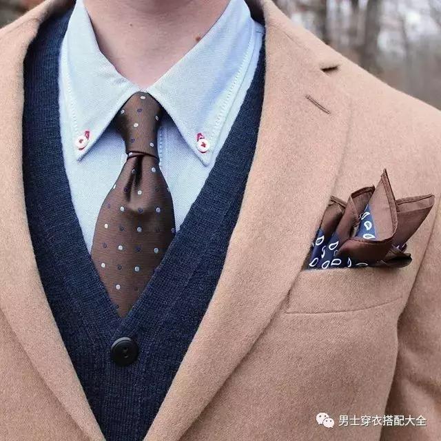 男士休闲西装西裤搭配小白鞋,男士休闲西装搭配什么打底衫