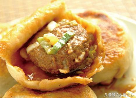 门钉肉饼薄皮大馅儿,老北京门钉肉饼其实就是牛肉饼