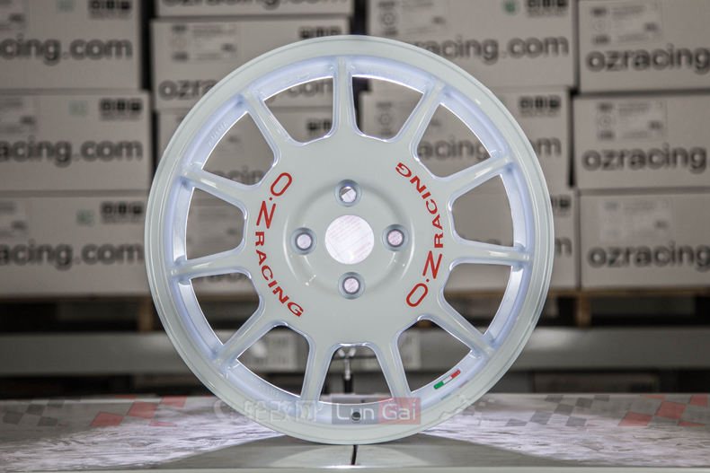 任性的4孔小轮——OZLeggenda轮毂细节展示