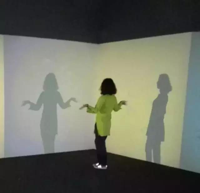 万锐：英伦岛归来的艺术“精灵”