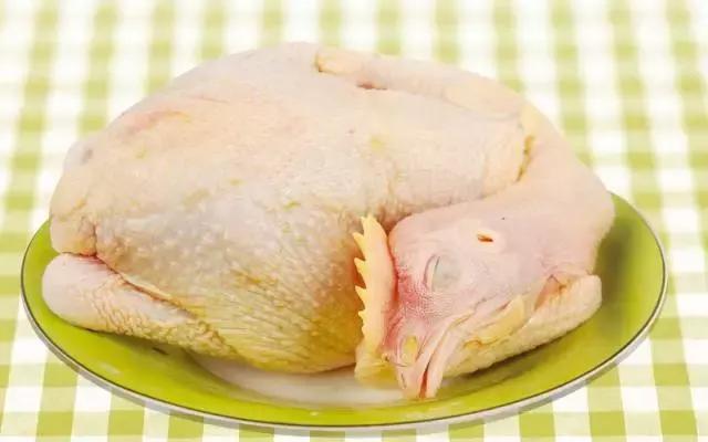 露腿有鸡皮肤怎么治,鸡皮肤严重的女生