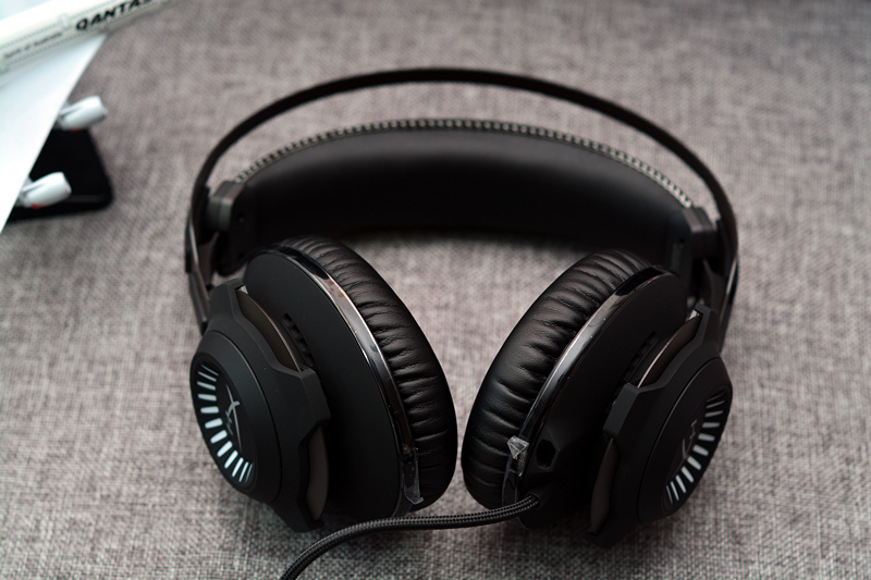 金士顿黑鹰和黑鹰s对比,黑鹰金士顿