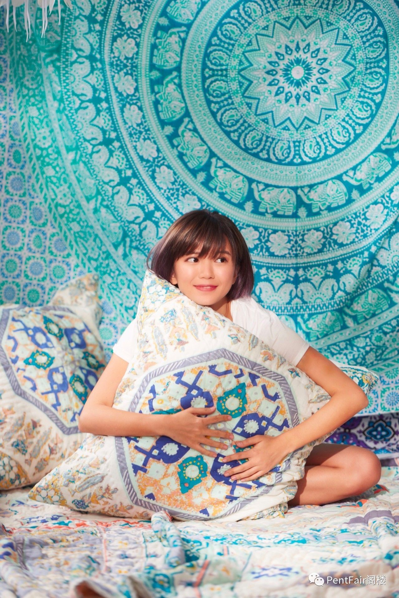 她曾是凤凰卫视小花，现在却辞职去非洲流浪美国冲浪｜最美行者