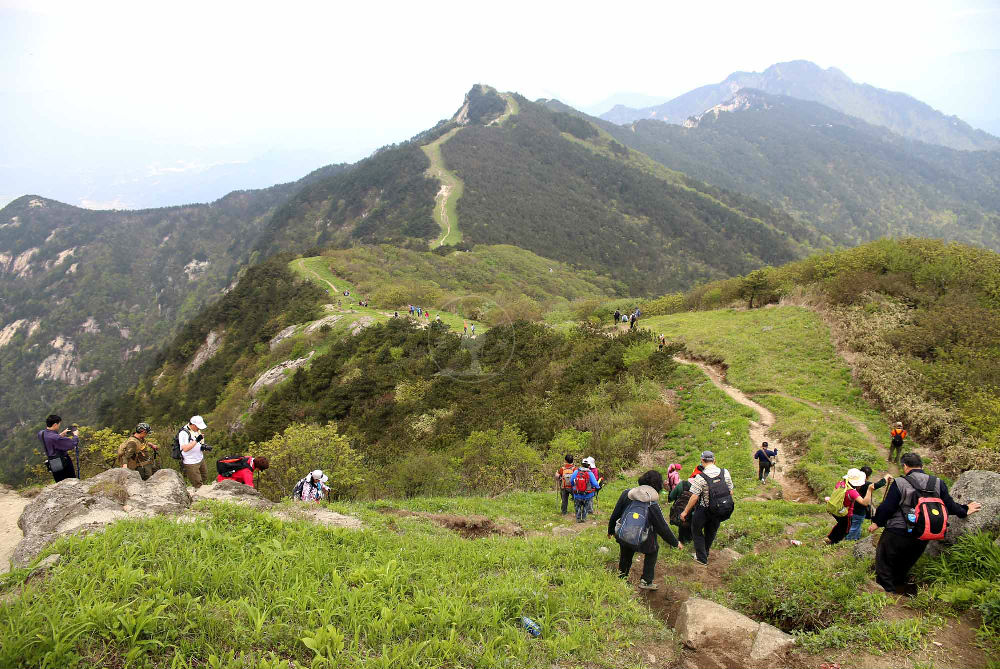 山东领秀户外：千里挺进大别山，众雄傲视天堂寨