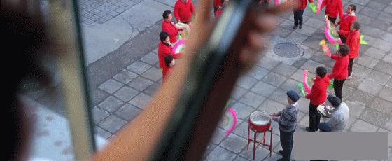 钱没拿到还被打了一顿,钱没挣到把人撞了