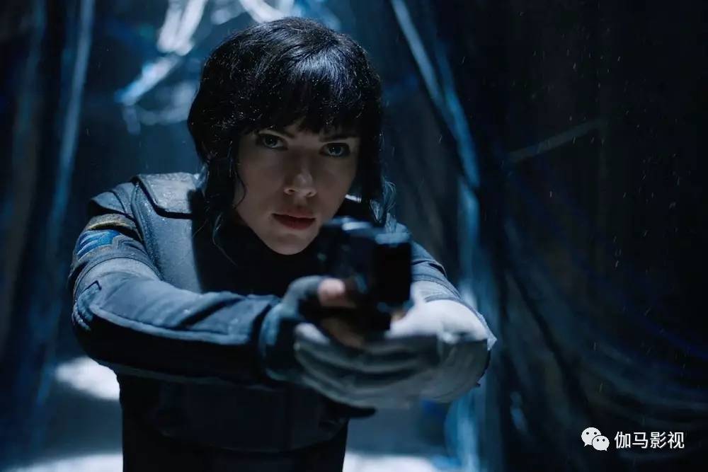 很黄很*力暴**!这部电影告诉你真人版动漫电影的套路